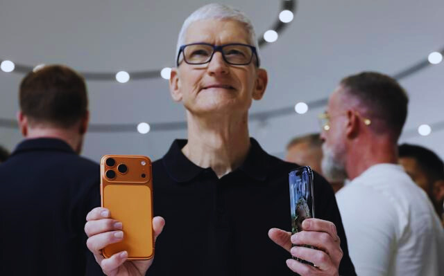 "Apple Faces Pressure: AT&T CEO Calls for Stronger iPhone AI Integration"